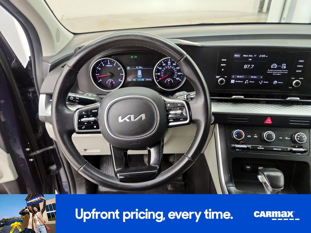 used 2024 Kia Carnival car, priced at $29,998