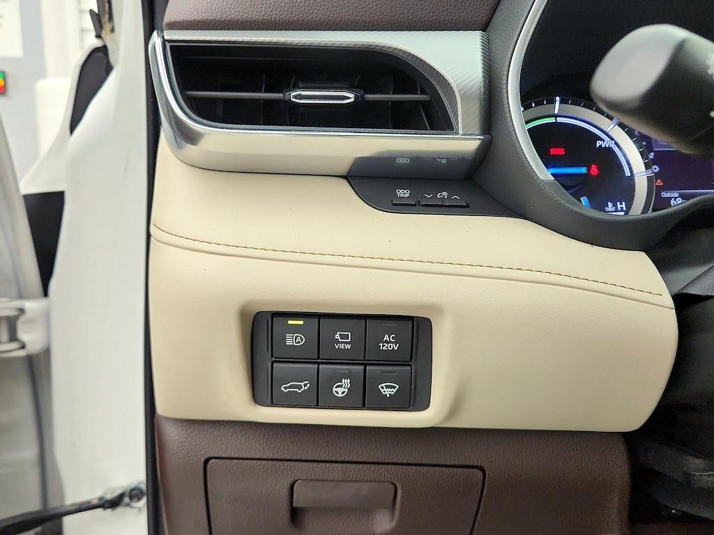 used 2022 Toyota Highlander Hybrid car, priced at $43,998
