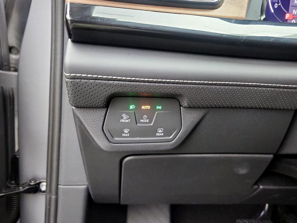 used 2025 Volkswagen Atlas car, priced at $36,998