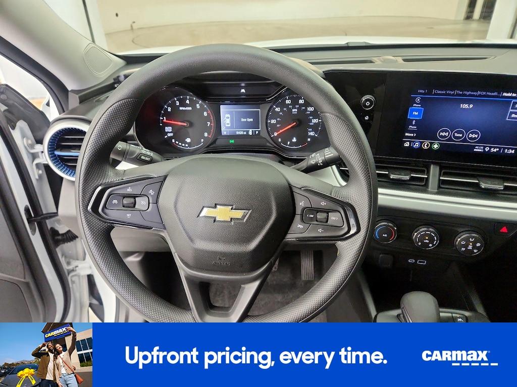 used 2025 Chevrolet Trax car, priced at $21,998