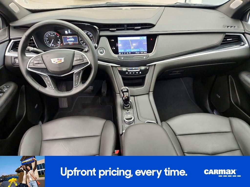 used 2025 Cadillac XT5 car, priced at $35,998