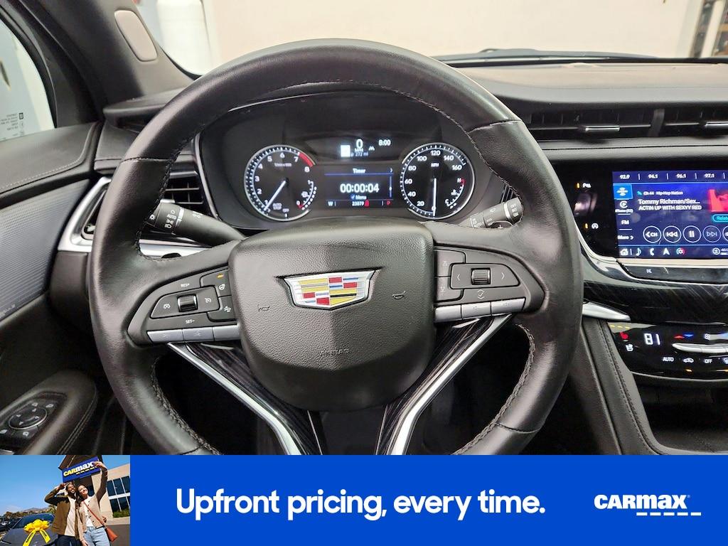 used 2025 Cadillac XT6 car, priced at $40,998