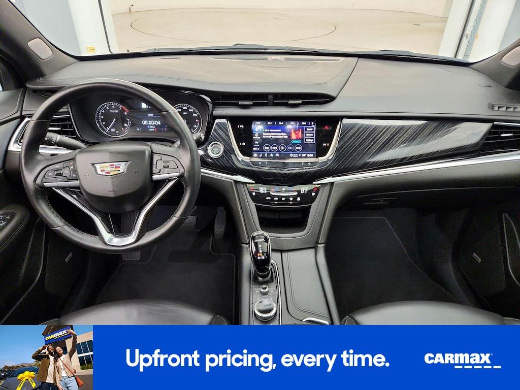 used 2025 Cadillac XT6 car, priced at $40,998