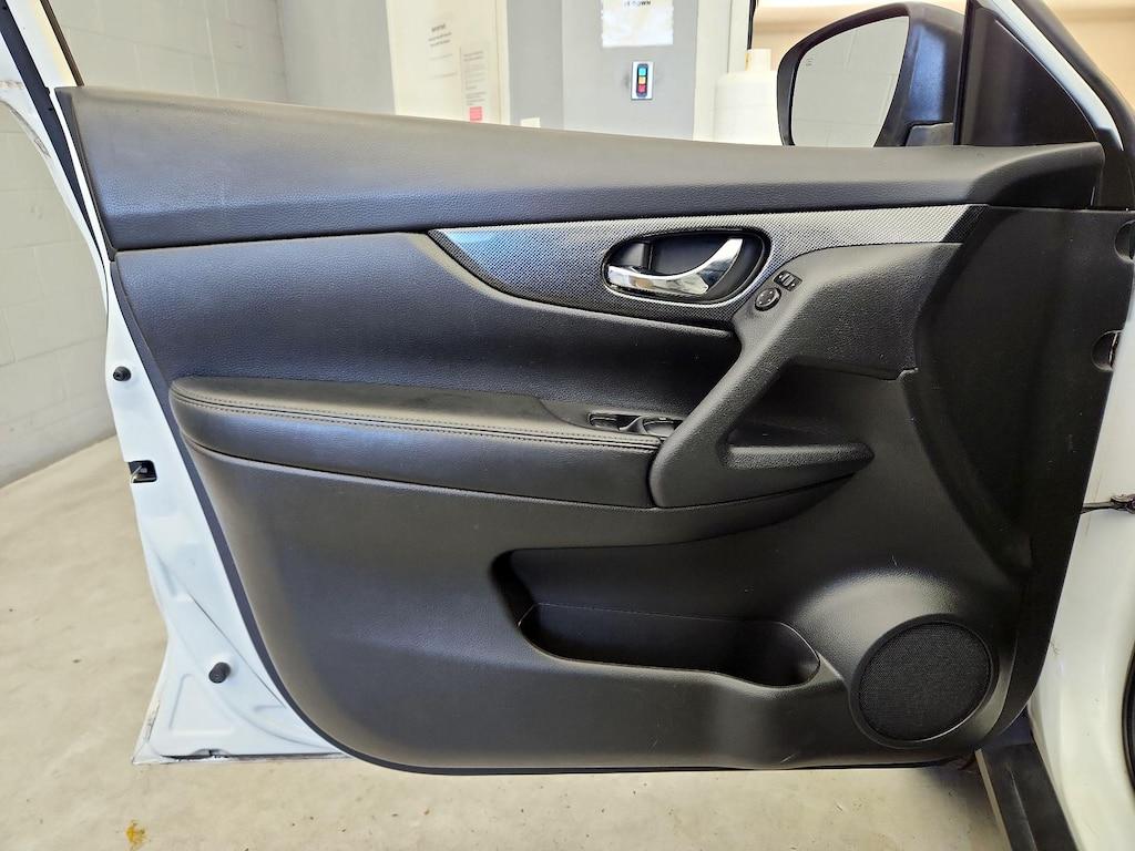 used 2015 Nissan Rogue car, priced at $14,998