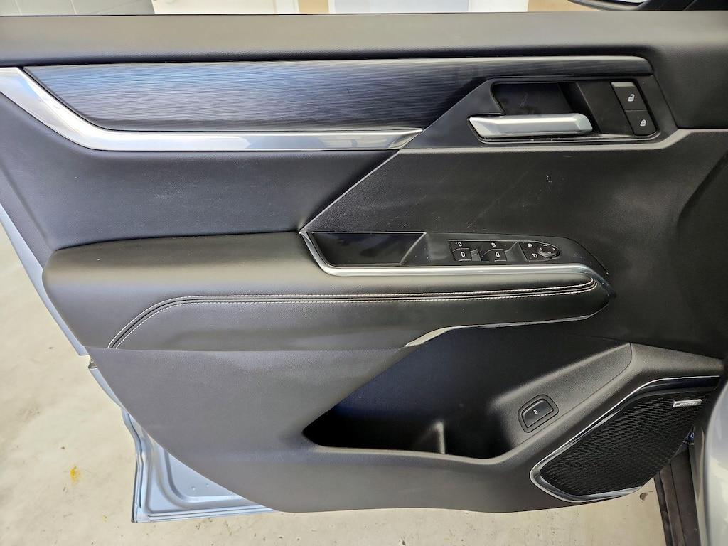 used 2025 GMC Acadia car, priced at $31,998