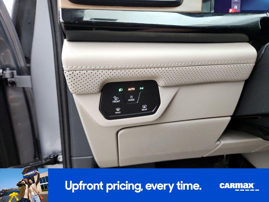 used 2024 Volkswagen Atlas car, priced at $30,998