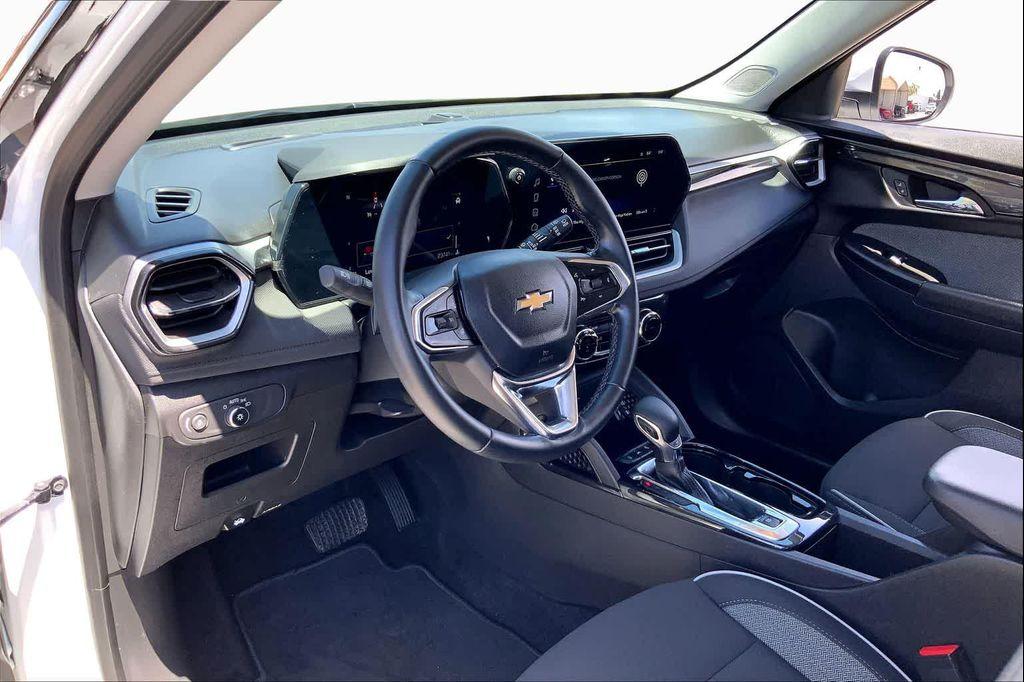 used 2025 Chevrolet TrailBlazer car, priced at $22,813