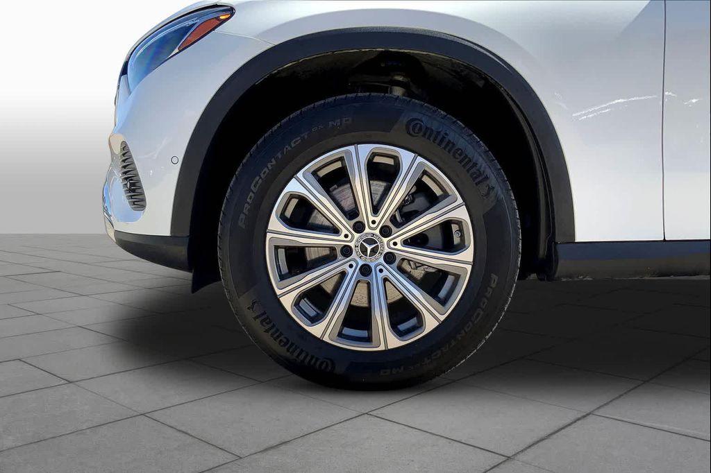 used 2025 Mercedes-Benz GLC 300 car, priced at $45,102