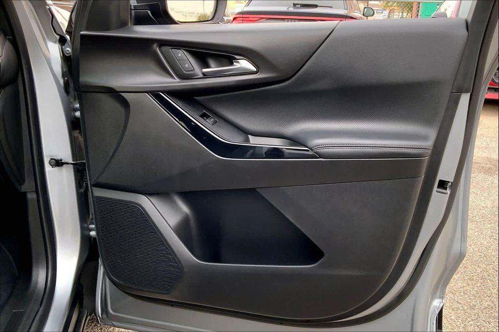 used 2025 Chevrolet Equinox car, priced at $25,429