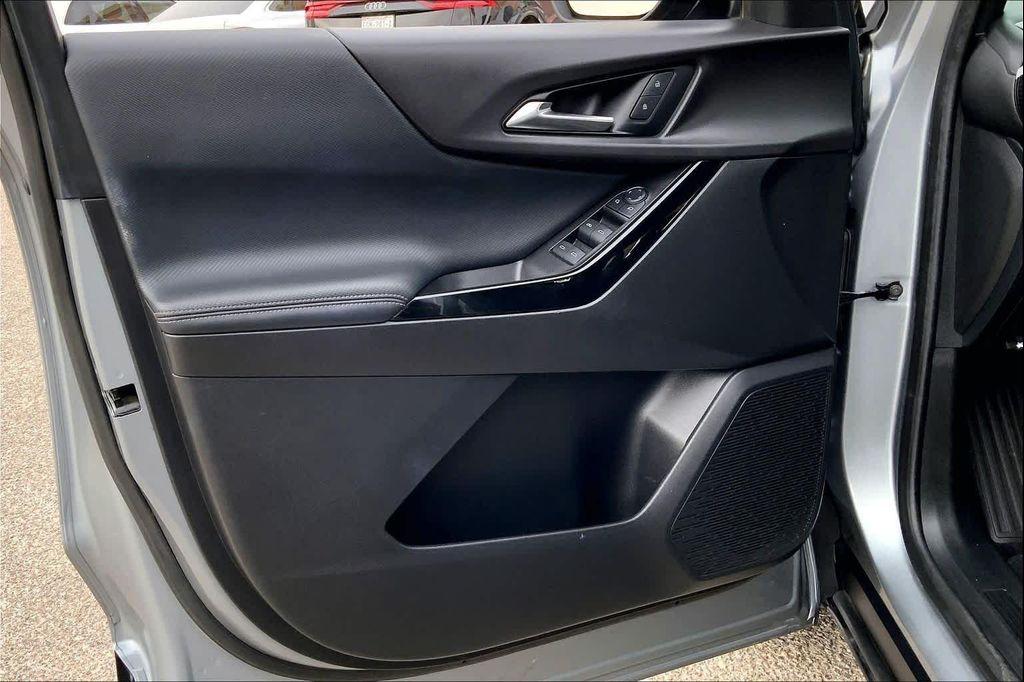 used 2025 Chevrolet Equinox car, priced at $25,429