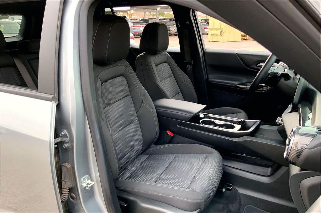 used 2025 Chevrolet Equinox car, priced at $25,429