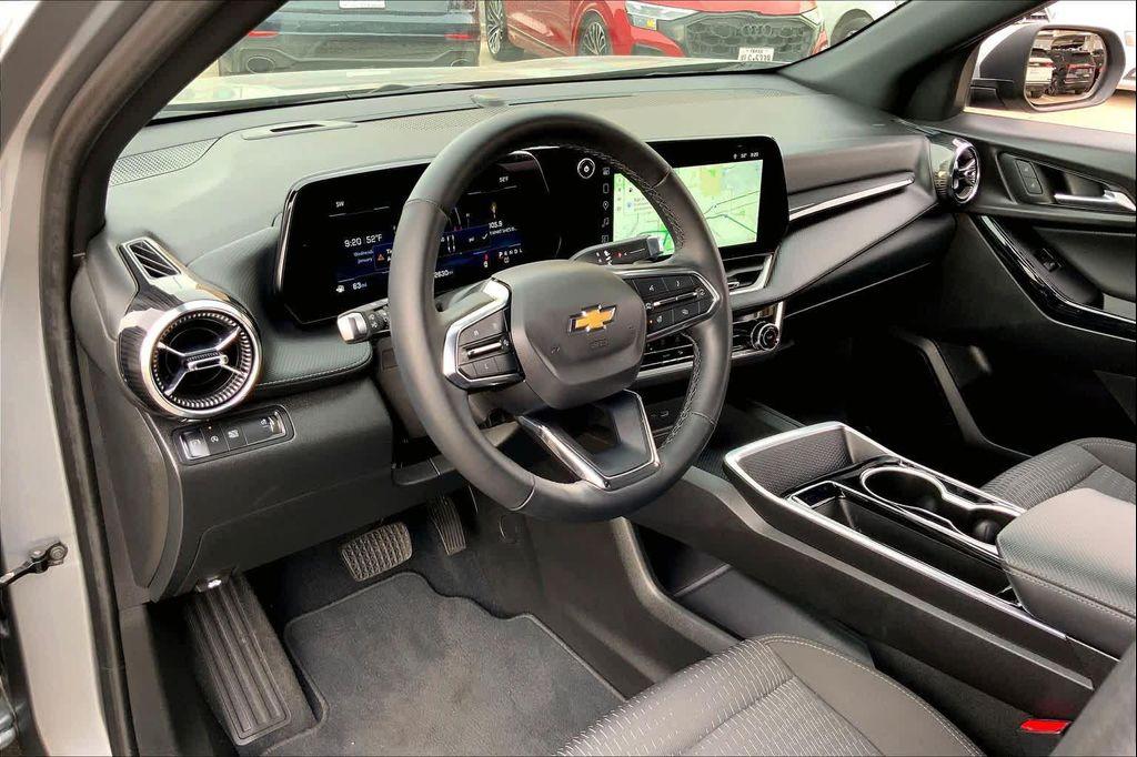 used 2025 Chevrolet Equinox car, priced at $25,429