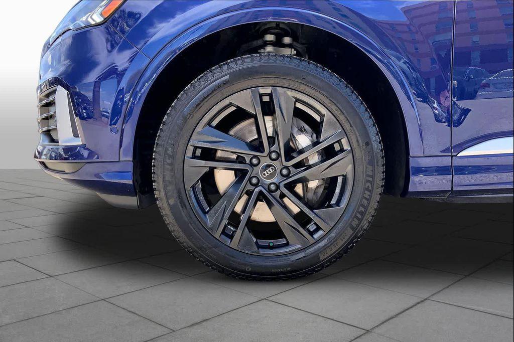 used 2021 Audi Q7 car, priced at $25,004