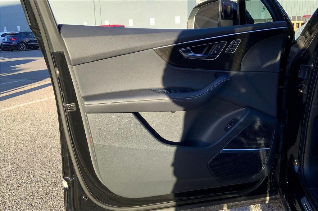 used 2025 Audi Q7 car, priced at $55,545