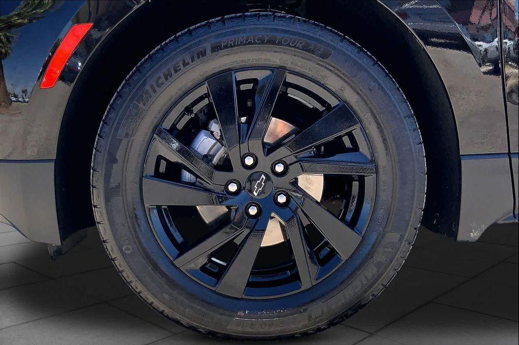 used 2024 Chevrolet Equinox car, priced at $22,119