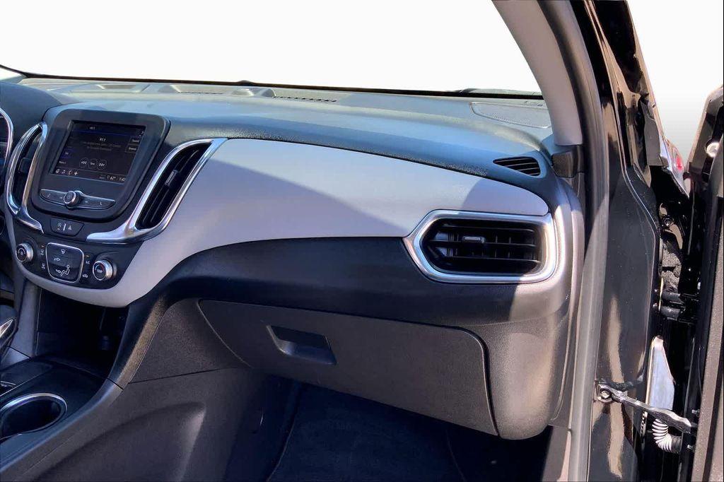 used 2024 Chevrolet Equinox car, priced at $22,400