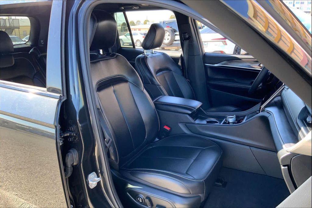 used 2024 Jeep Grand Cherokee car, priced at $34,790