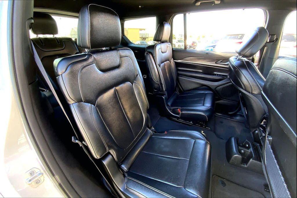 used 2024 Jeep Grand Cherokee L car, priced at $33,275