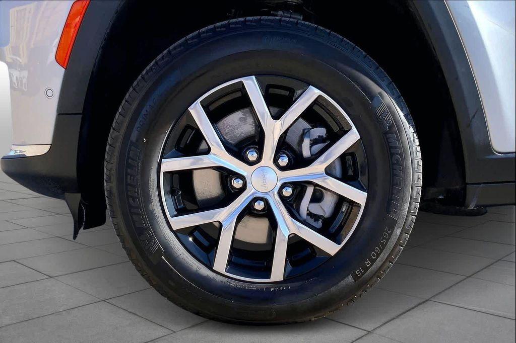 used 2024 Jeep Grand Cherokee L car, priced at $33,275