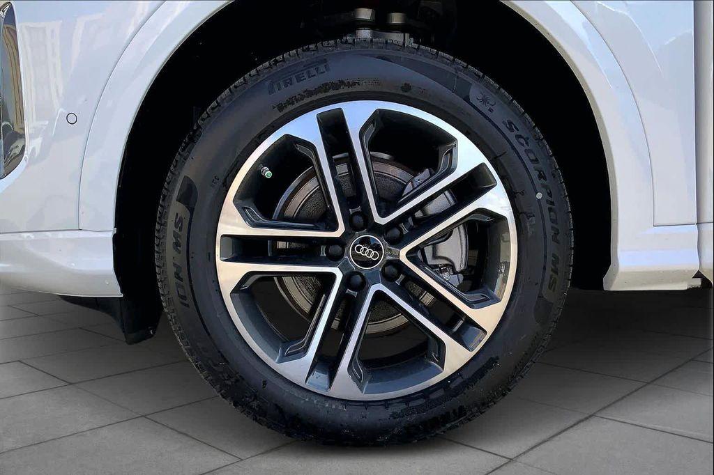 new 2025 Audi Q5 car, priced at $58,370