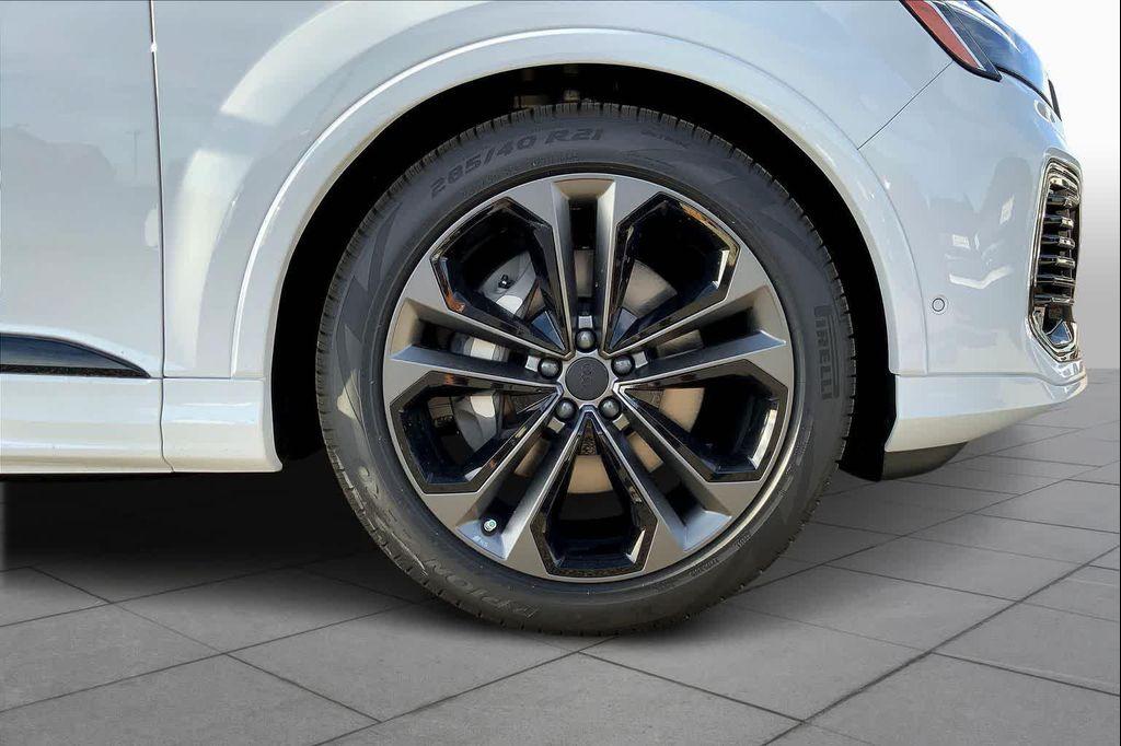 new 2026 Audi Q7 car, priced at $74,233