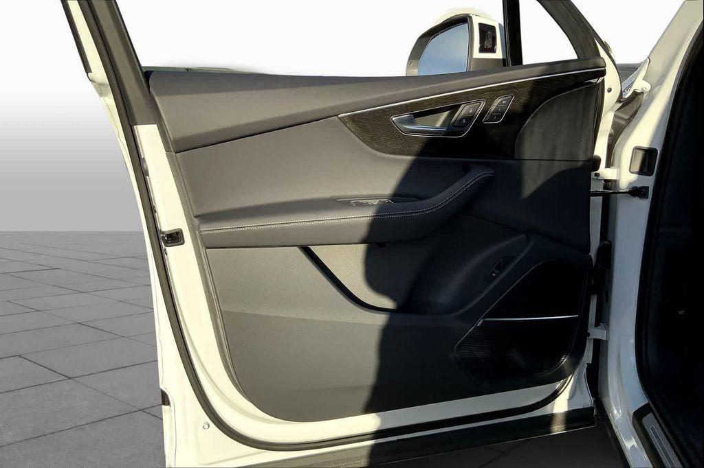 new 2026 Audi Q7 car, priced at $74,233