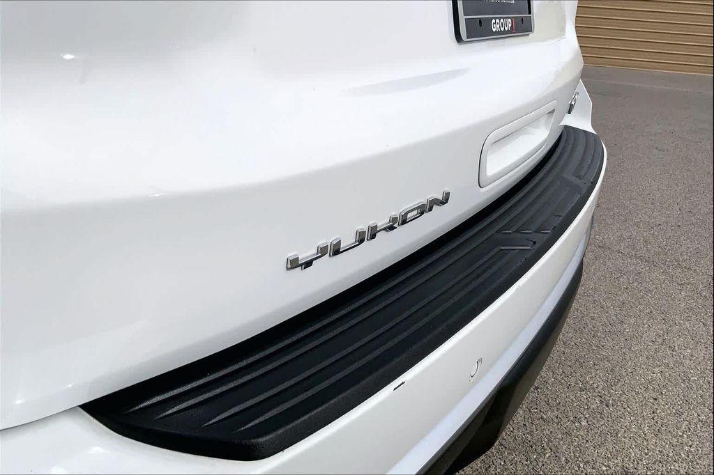 used 2025 GMC Yukon car, priced at $70,422