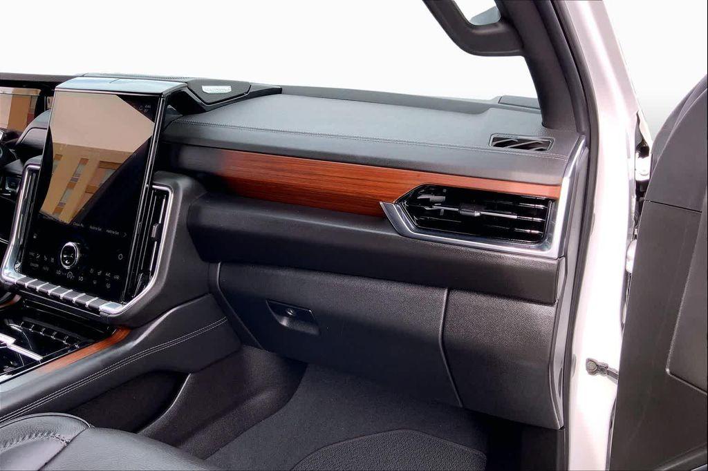 used 2025 GMC Yukon car, priced at $70,422