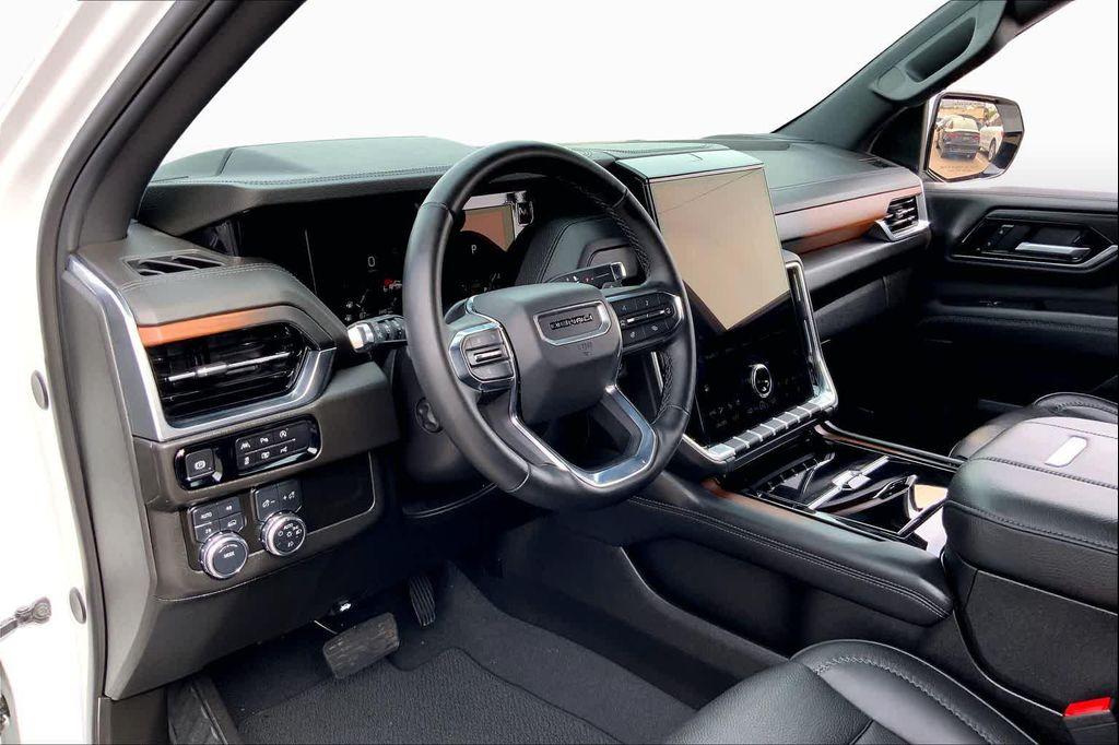 used 2025 GMC Yukon car, priced at $70,422