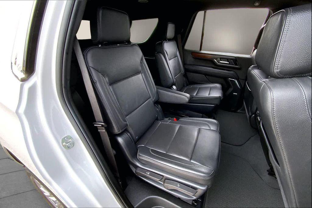used 2025 GMC Yukon car, priced at $70,422