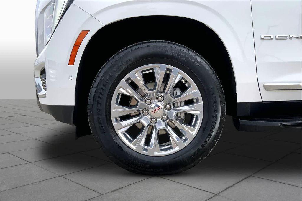 used 2025 GMC Yukon car, priced at $70,422