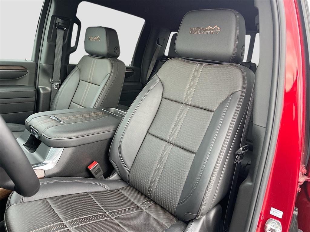 used 2025 Chevrolet Silverado 3500 car, priced at $61,200