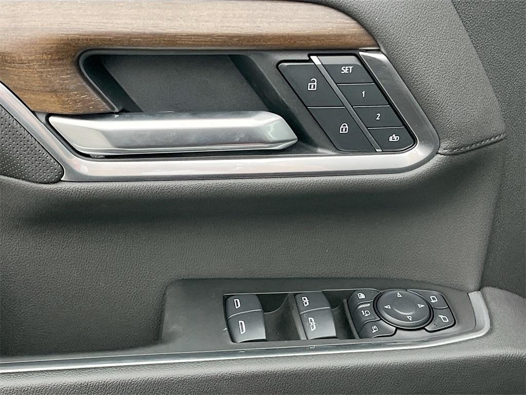 used 2025 Chevrolet Silverado 3500 car, priced at $61,200