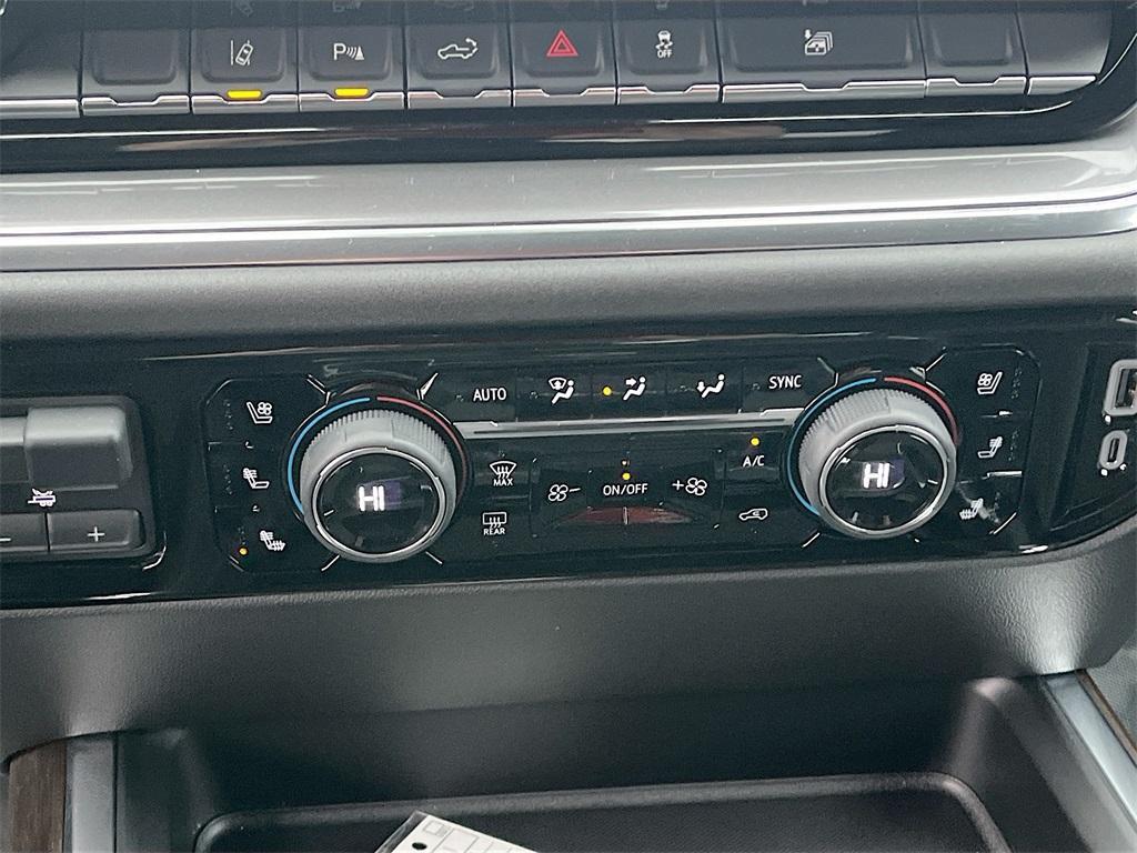 used 2025 Chevrolet Silverado 3500 car, priced at $61,200