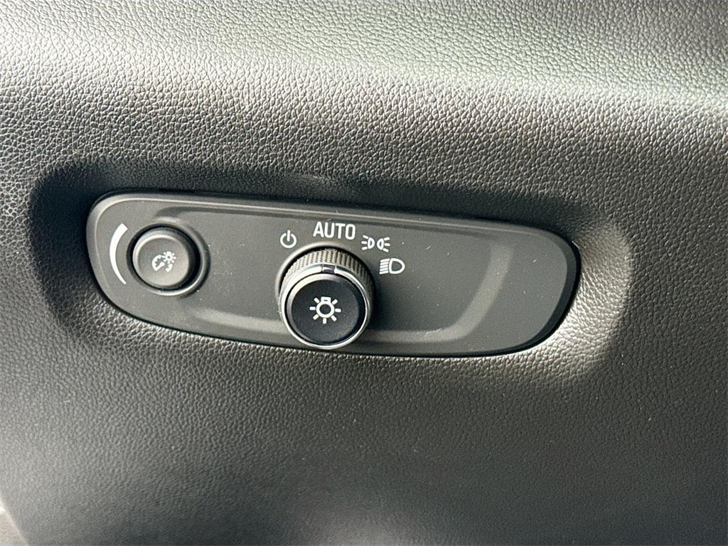 used 2023 Chevrolet Traverse car, priced at $31,200