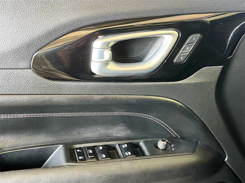 used 2023 Jeep Compass car, priced at $20,600