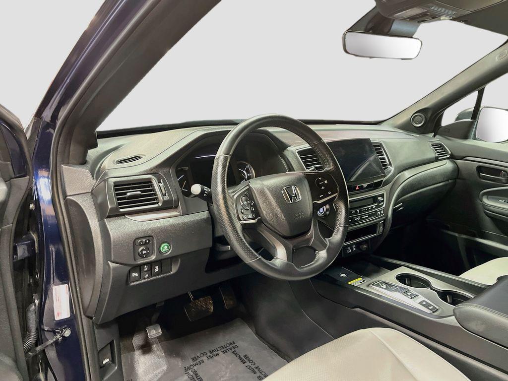 used 2025 Honda Passport car, priced at $31,200