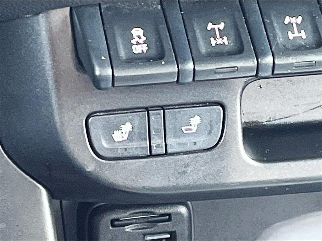 used 2022 Chevrolet Colorado car, priced at $30,900