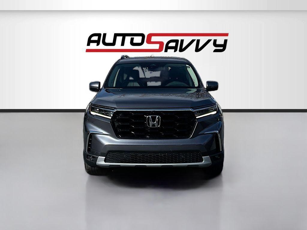 used 2025 Honda Pilot car, priced at $37,800
