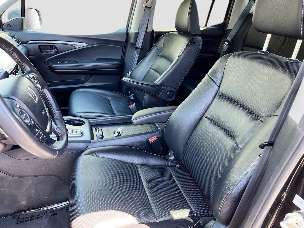 used 2023 Honda Ridgeline car, priced at $28,000