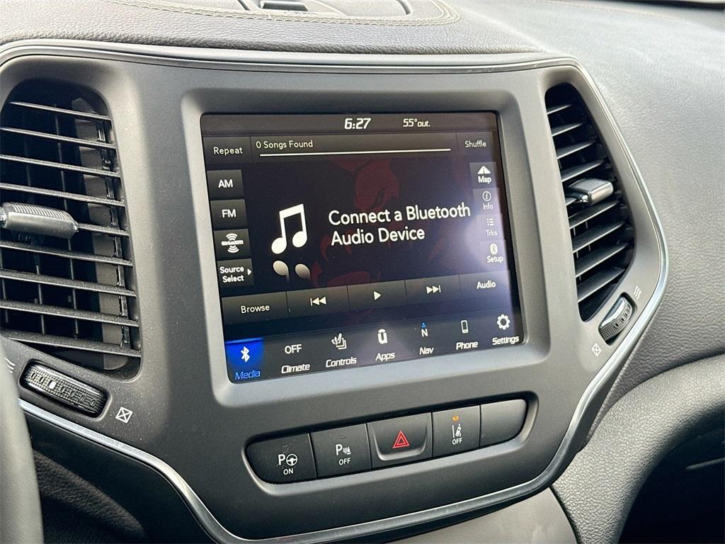 used 2023 Jeep Cherokee car, priced at $18,900