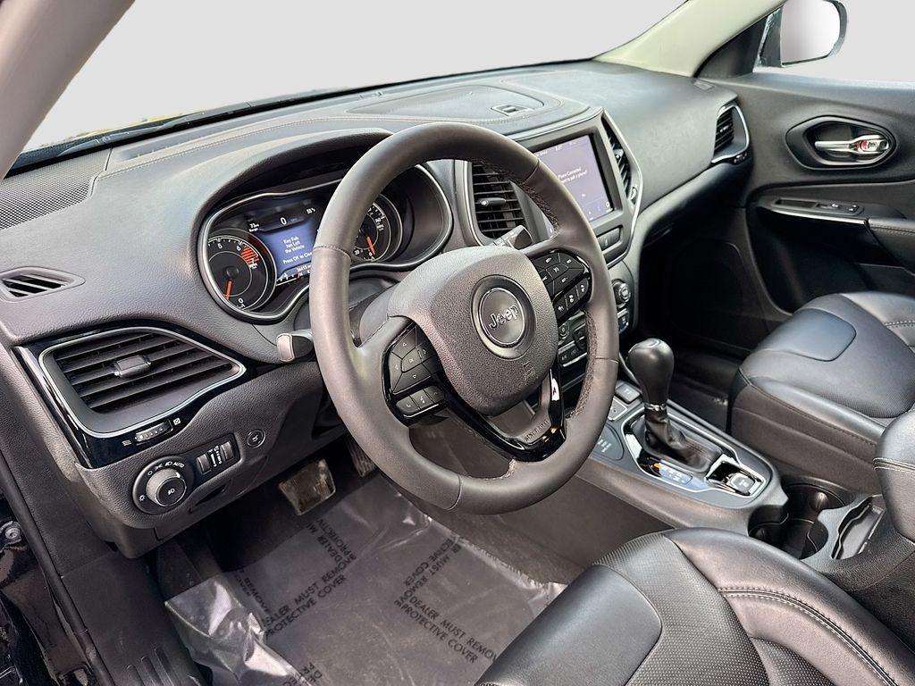 used 2023 Jeep Cherokee car, priced at $16,900