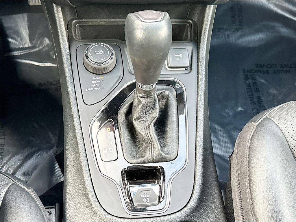 used 2023 Jeep Cherokee car, priced at $16,900