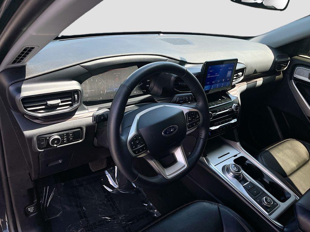 used 2024 Ford Explorer car, priced at $33,400