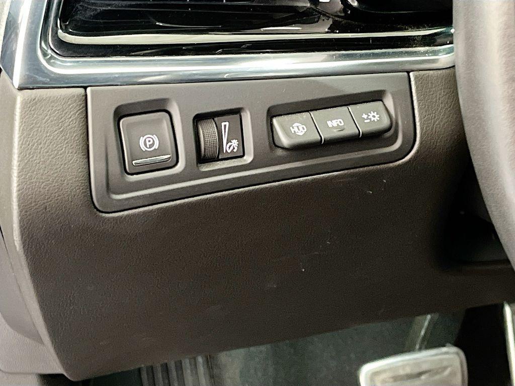 used 2022 Cadillac XT6 car, priced at $29,600