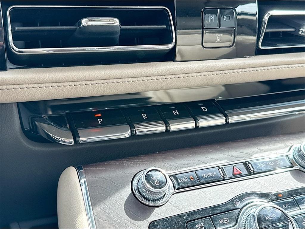 used 2023 Lincoln Aviator car, priced at $40,000