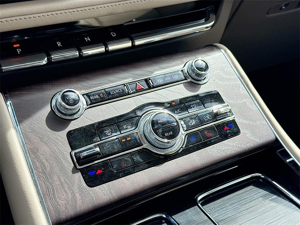 used 2023 Lincoln Aviator car, priced at $40,000