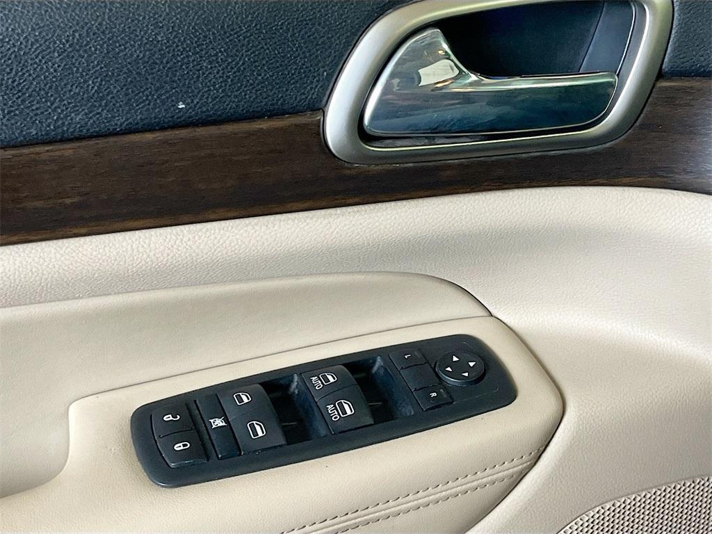 used 2016 Jeep Grand Cherokee car, priced at $11,300