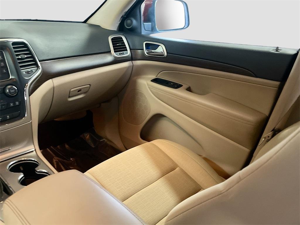 used 2016 Jeep Grand Cherokee car, priced at $11,300
