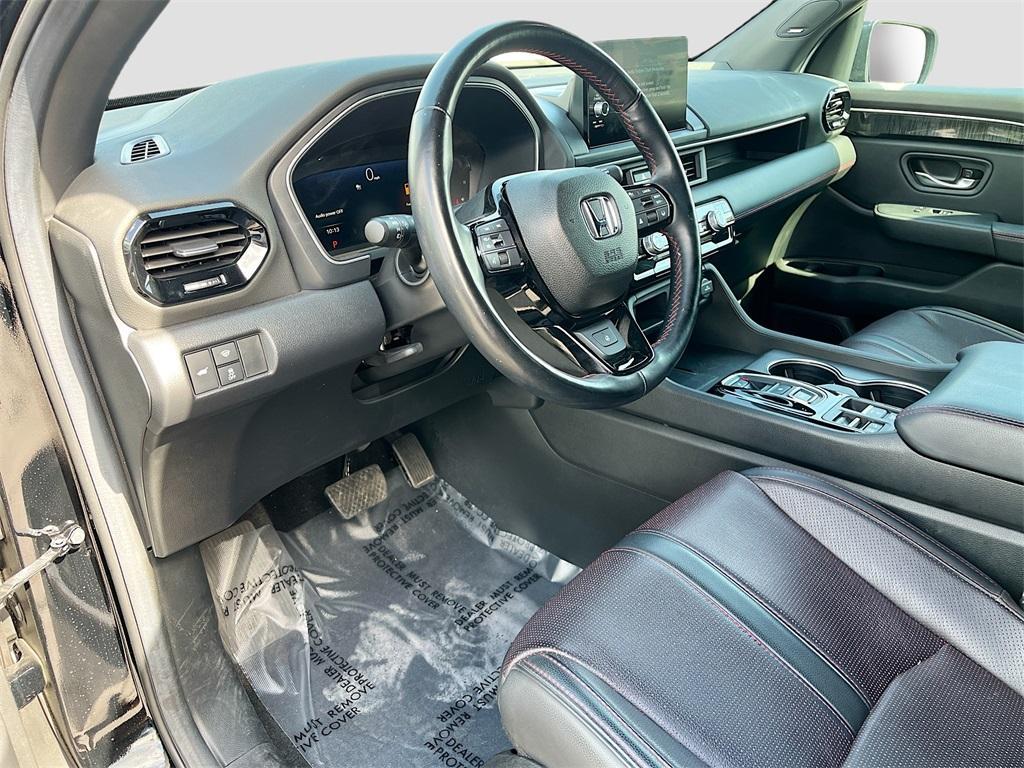 used 2025 Honda Pilot car, priced at $39,500